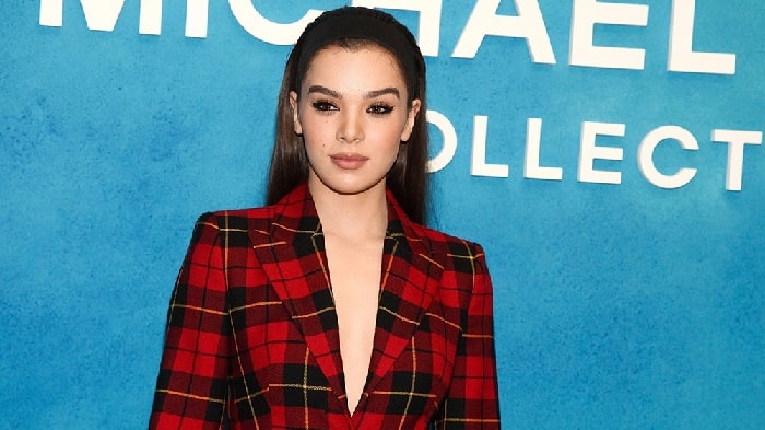 Hailee Steinfeld's $8 Million Net Worth - Mansion In Thousand Oaks and Four Cars